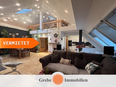 Repräsentative, großzügig geschnittene, helle Wohnung mit Kamin und Dachterrasse in Hauptstadtnähe