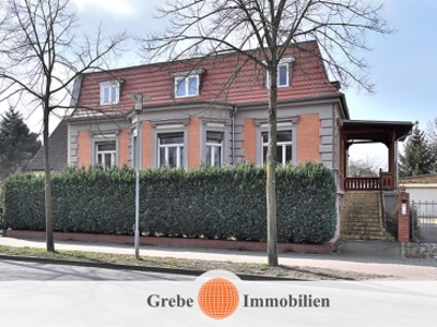 Gründerzeitvilla mit drei Wohnungen und schönem Grundstück direkt in Großbeeren