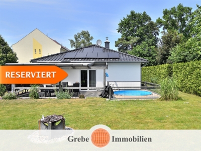 Fast neuwertiges Haus mit Pool in ruhiger Lage