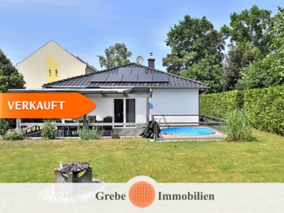 Fast neuwertiges Haus mit Pool in ruhiger Lage