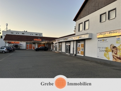 Braunfelser88: Außenfläche, großer Parkplatz gegenüber REWE
