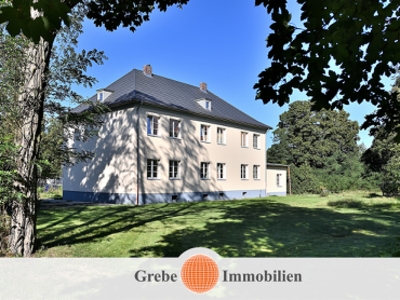 Erstbezug nach Komplettsanierung - Denkmal auf parkähnlichem Grundstück mit 3000 m² - letzte Wohnung
