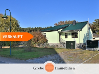 Haus mit 3 Zimmern, Keller und 2 Garagen auf 500 m² in absolut ruhiger Lage