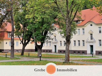 Singlewohnung: Tageslichtwannenbad und Balkon im kaiserlichen Ahornring!